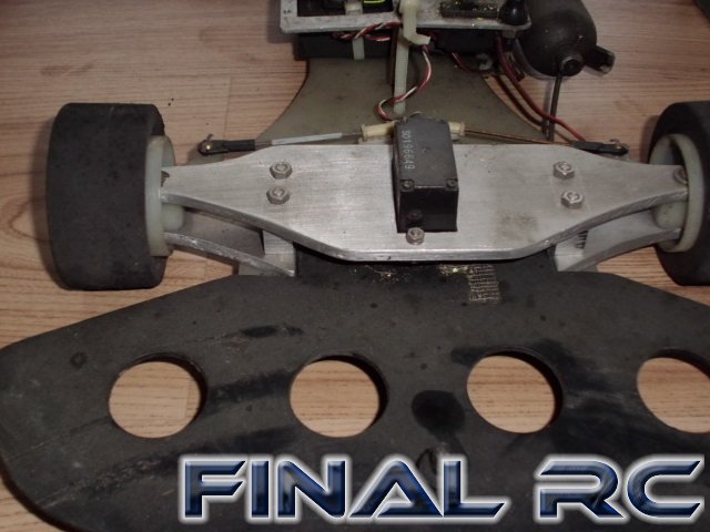 Thunder Tiger Sparrowhawk VX mit Nissan Skyline Karo